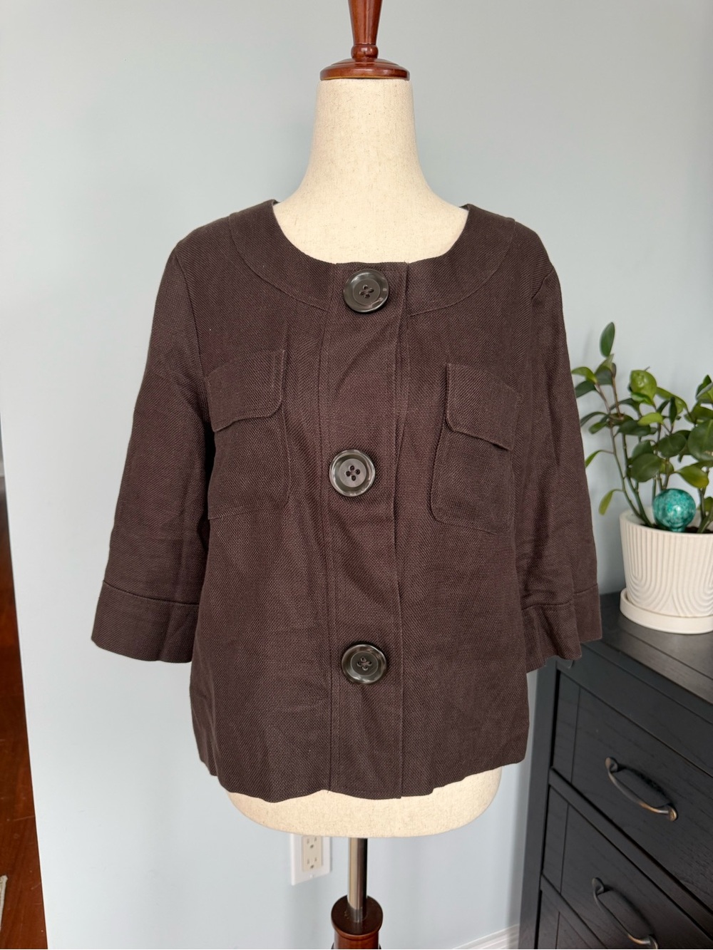Kenar Dark Brown Three-Button Cropped Blazer
